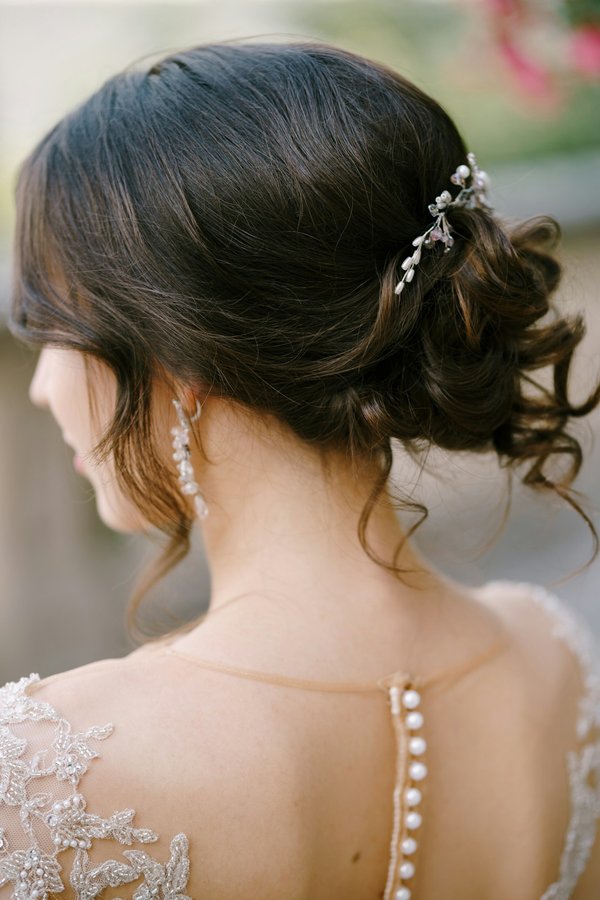 Transformez votre style avec une broche cheveux Élégante